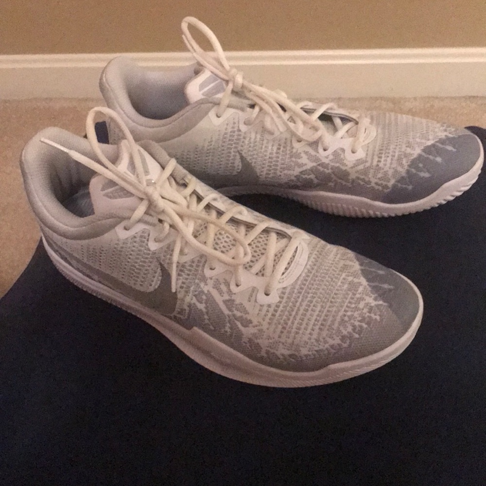 Kobe 8 Whiteout/Grey Swoosh